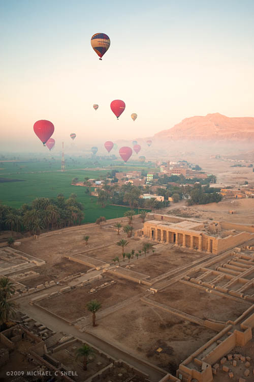 balloons in luxor, egypt